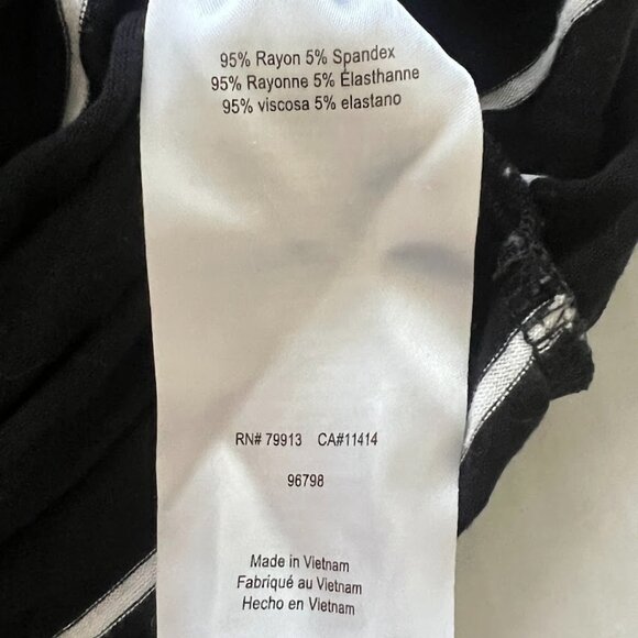 Jessica Simpson Maternity Black White 3/4 Sleeve Shirt Blouse Top Size Large - Picture 12 of 12